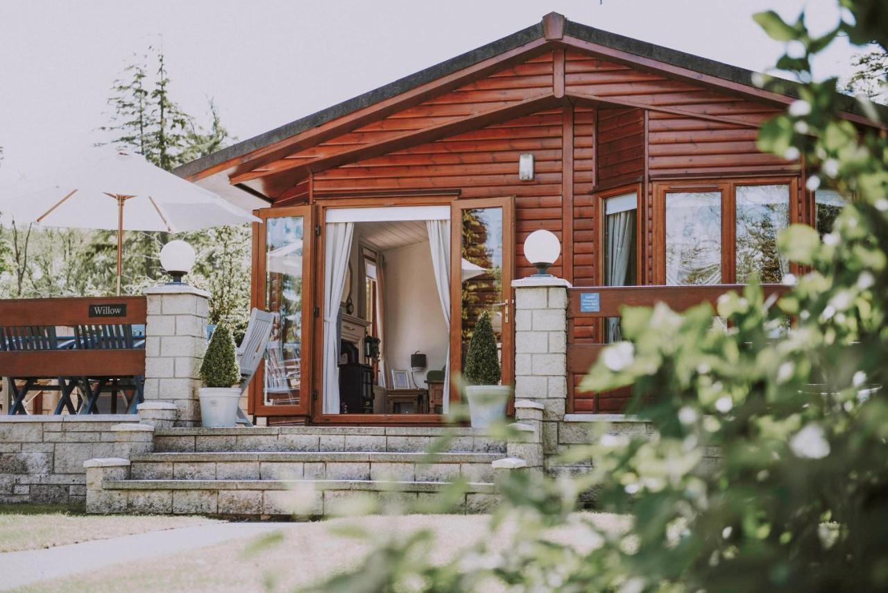 Walled Garden Lodges Loch Lomond バロック エクステリア 写真