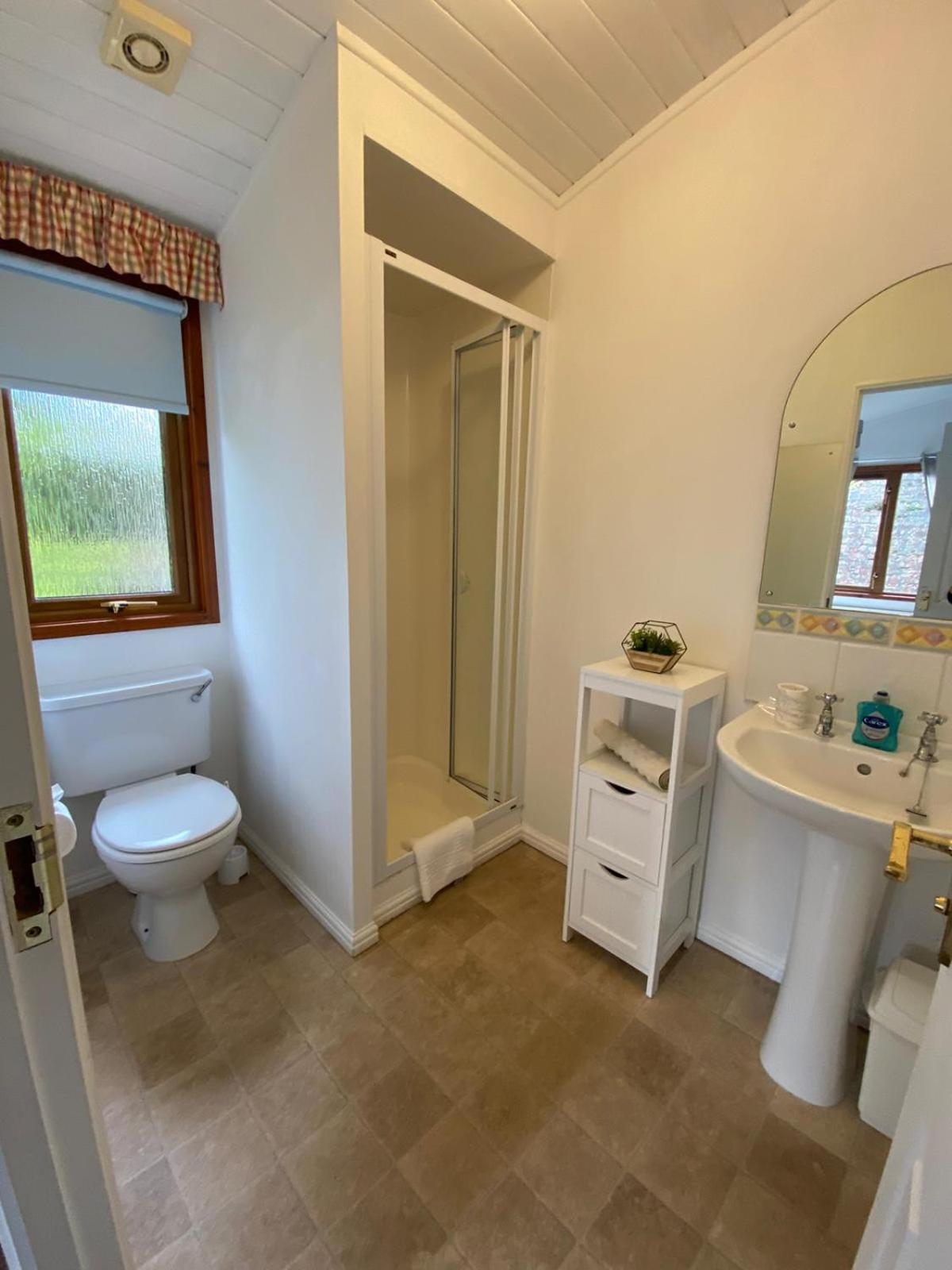 Walled Garden Lodges Loch Lomond バロック エクステリア 写真