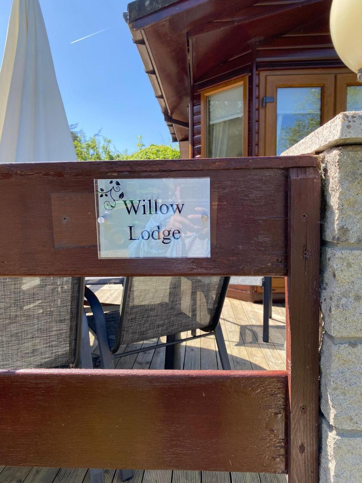 Walled Garden Lodges Loch Lomond バロック エクステリア 写真
